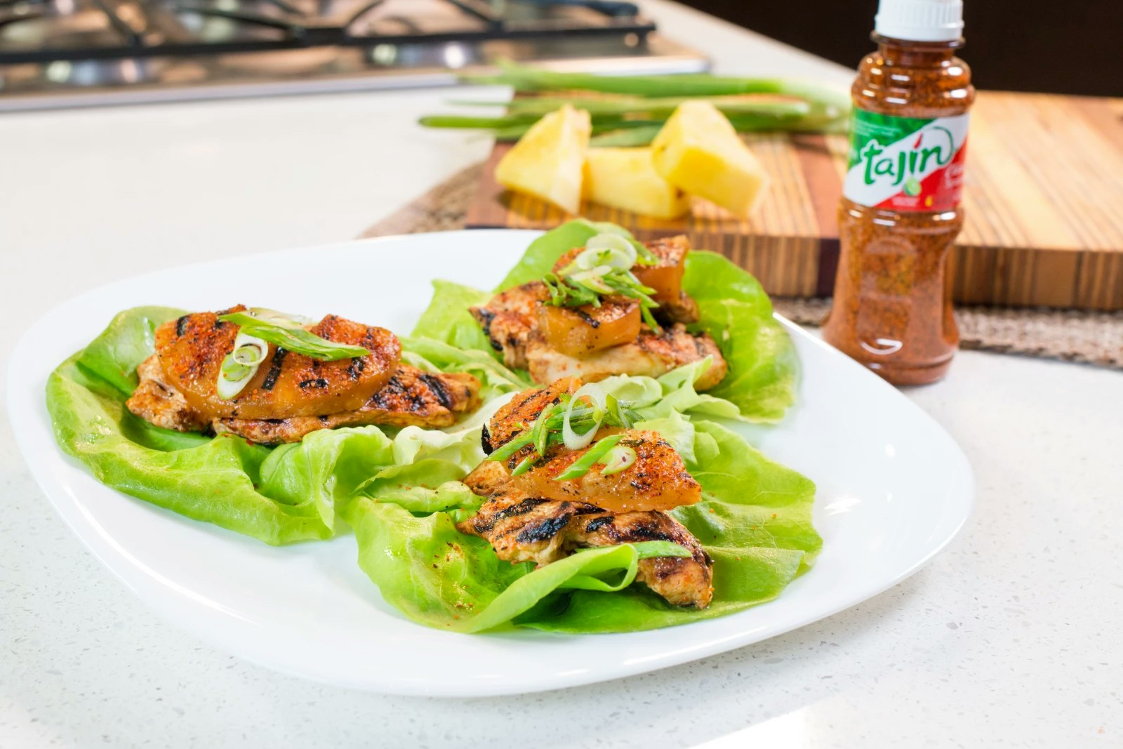 Wraps de lechuga de pollo y piña