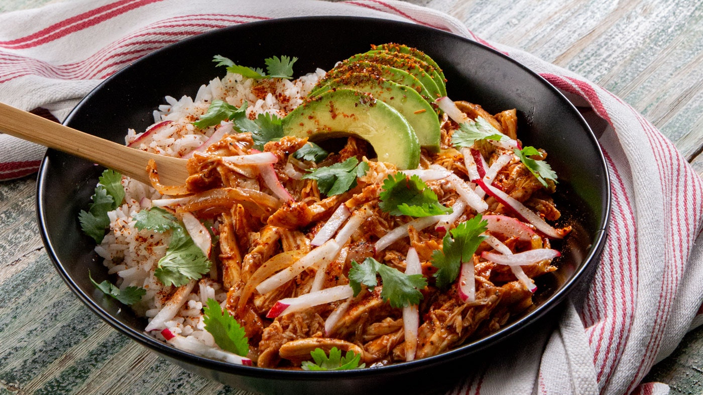 Frische Bowl mit Hähnchen und Tajín®